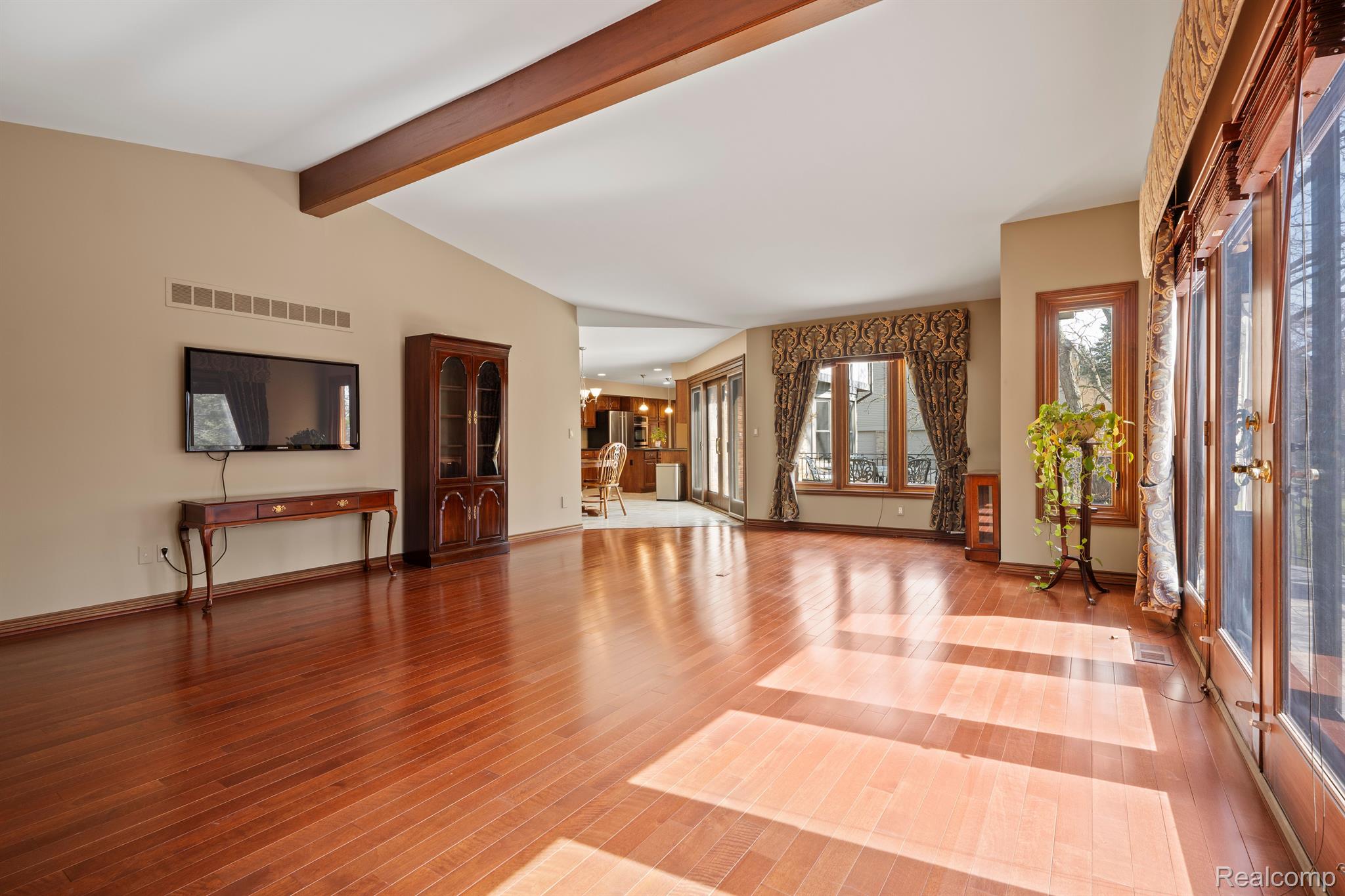 415 W HICKORY GROVE Road