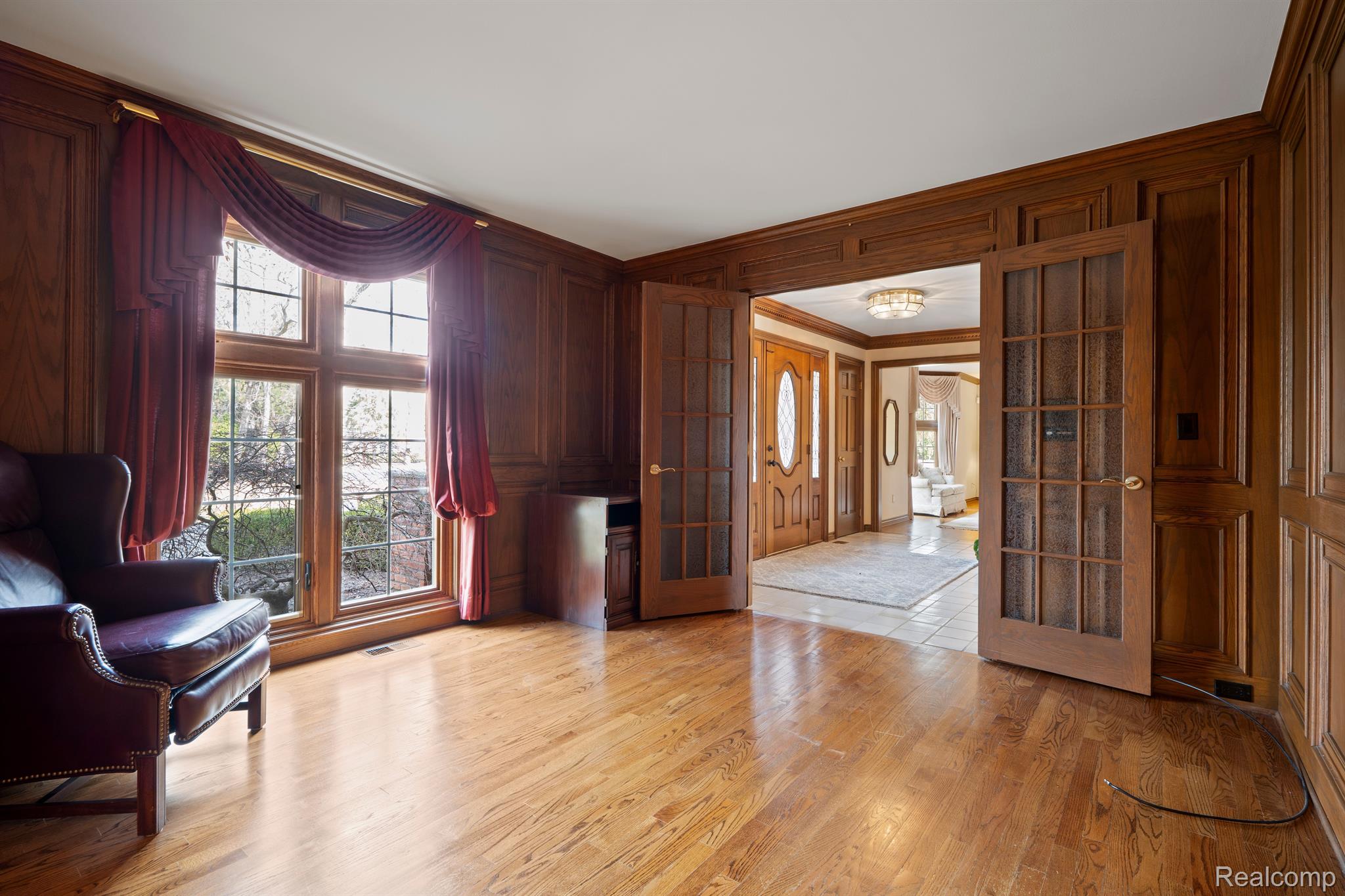 415 W HICKORY GROVE Road