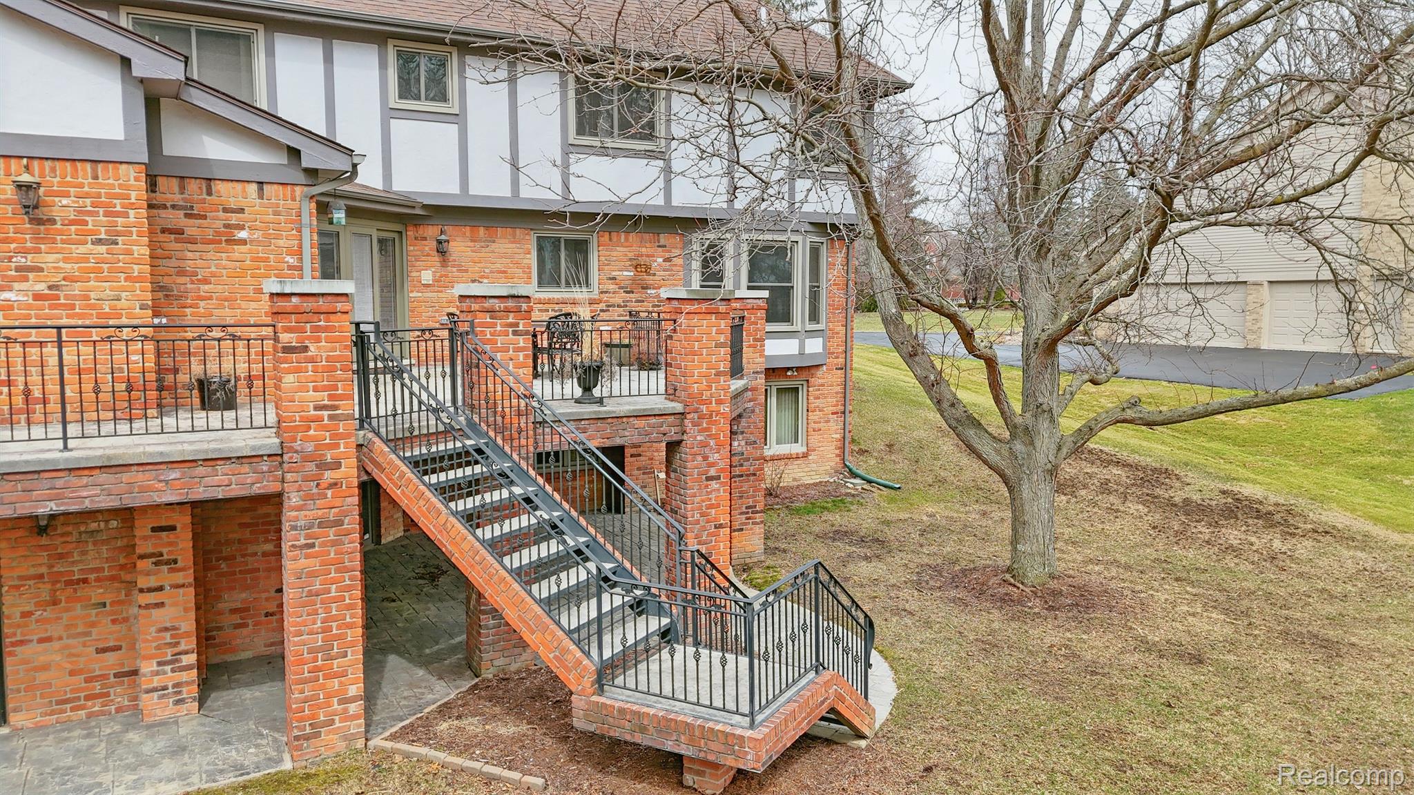 415 W HICKORY GROVE Road