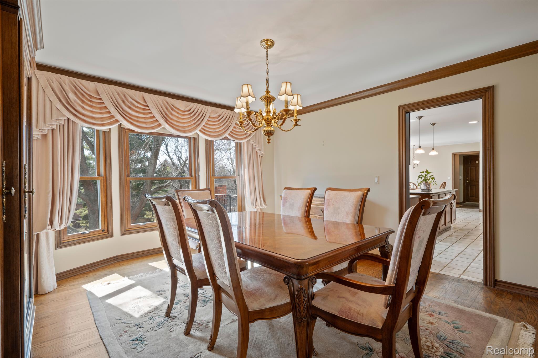 415 W HICKORY GROVE Road