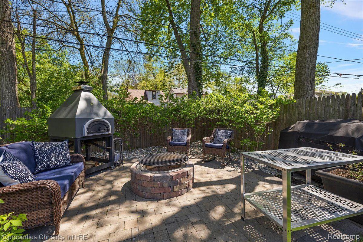 1836 MARYWOOD Drive