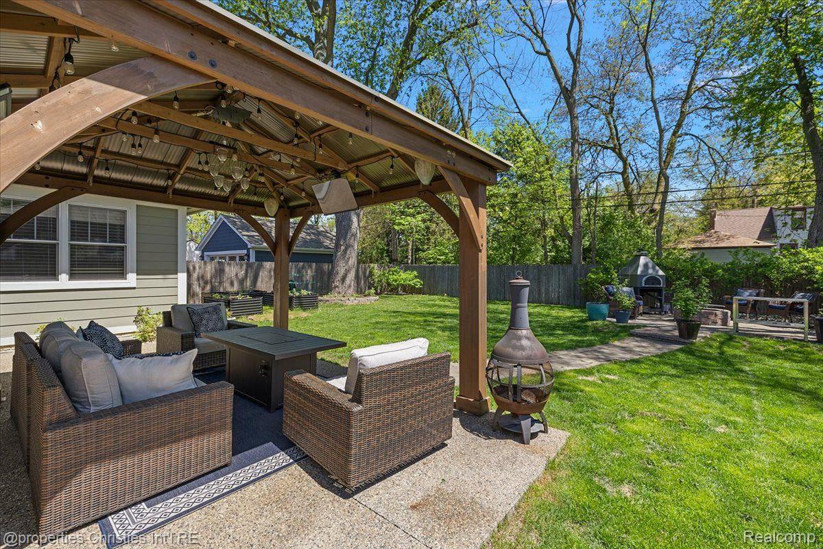 1836 MARYWOOD Drive