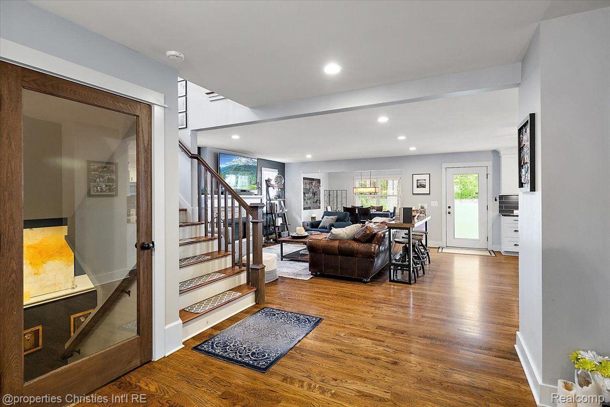 1836 MARYWOOD Drive
