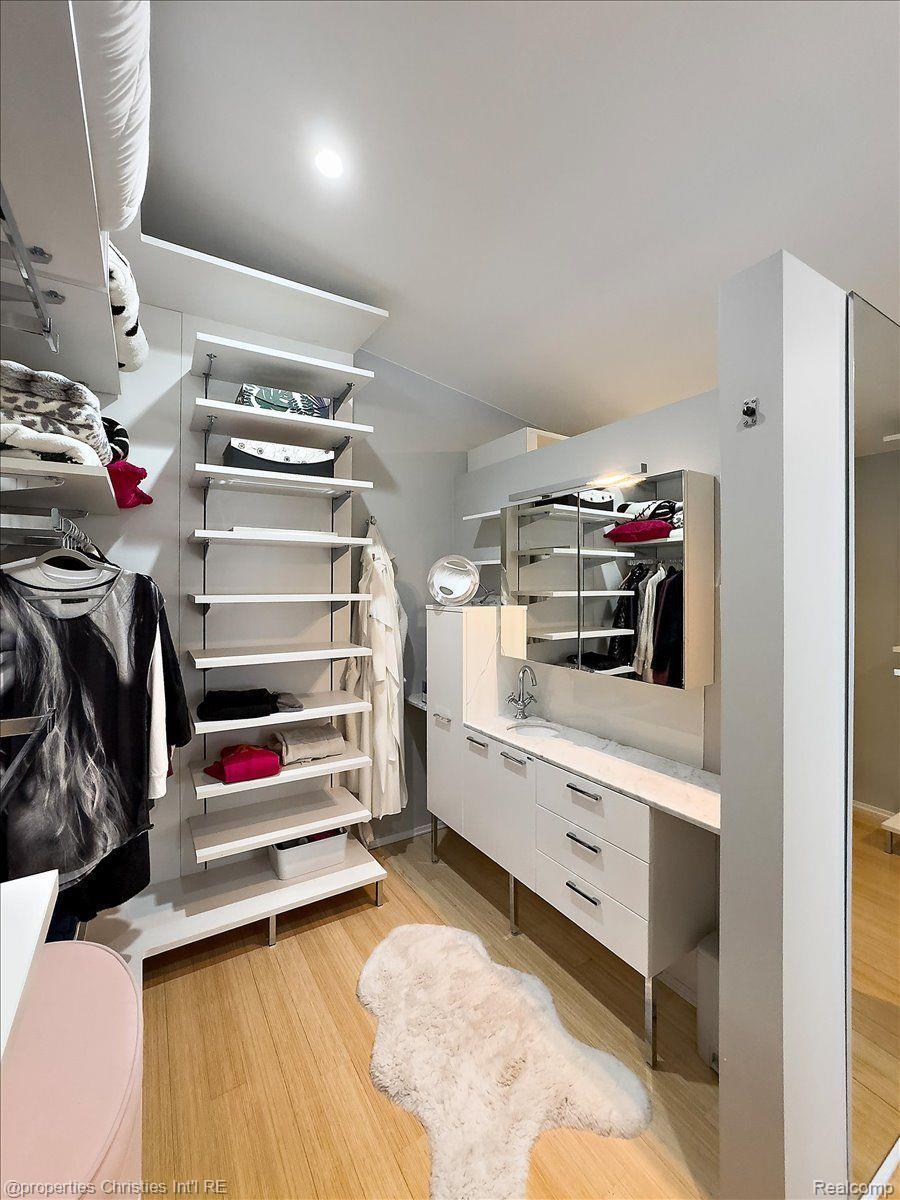 1013 HUMPHREY Avenue