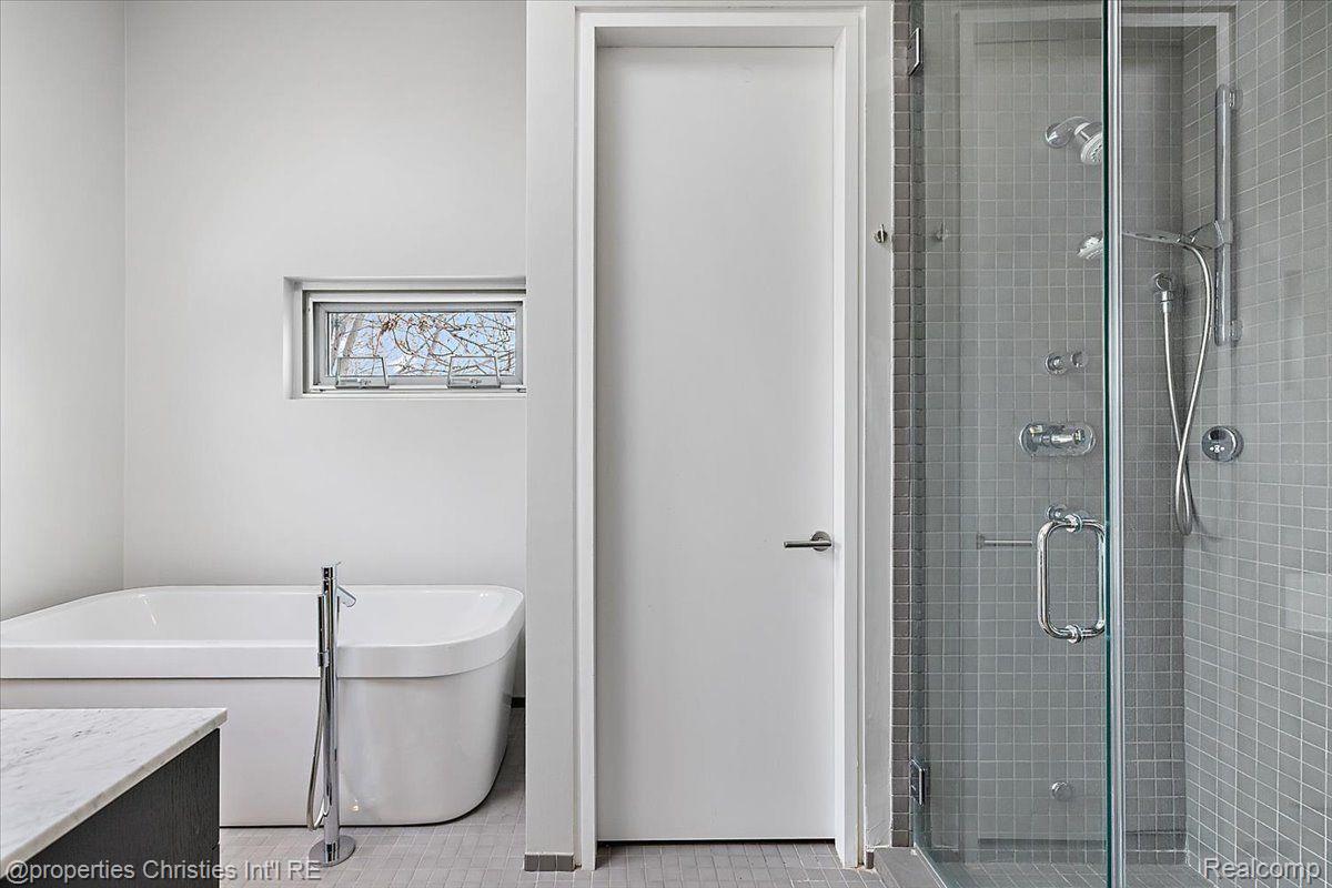 1013 HUMPHREY Avenue