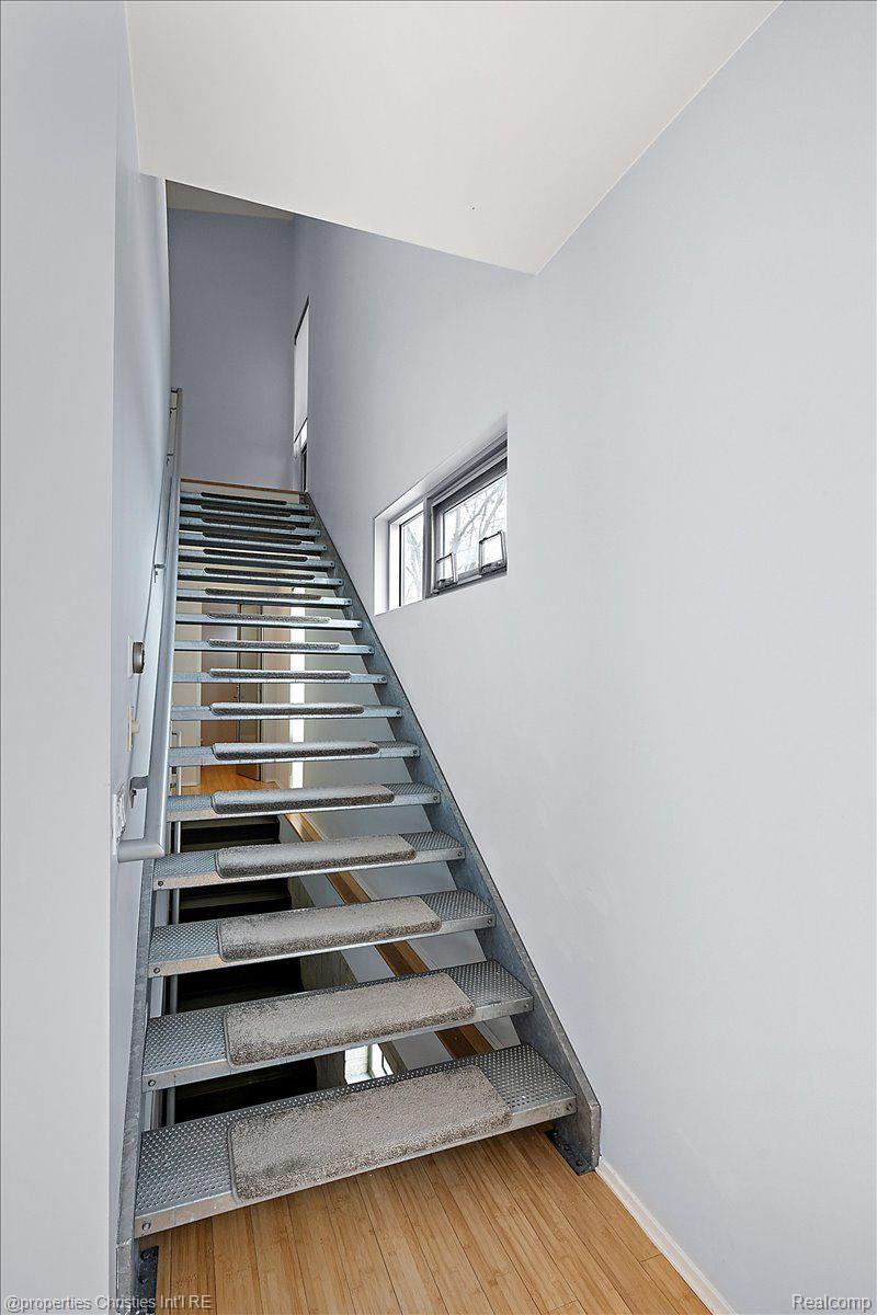 1013 HUMPHREY Avenue