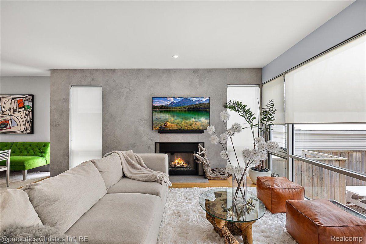 1013 HUMPHREY Avenue