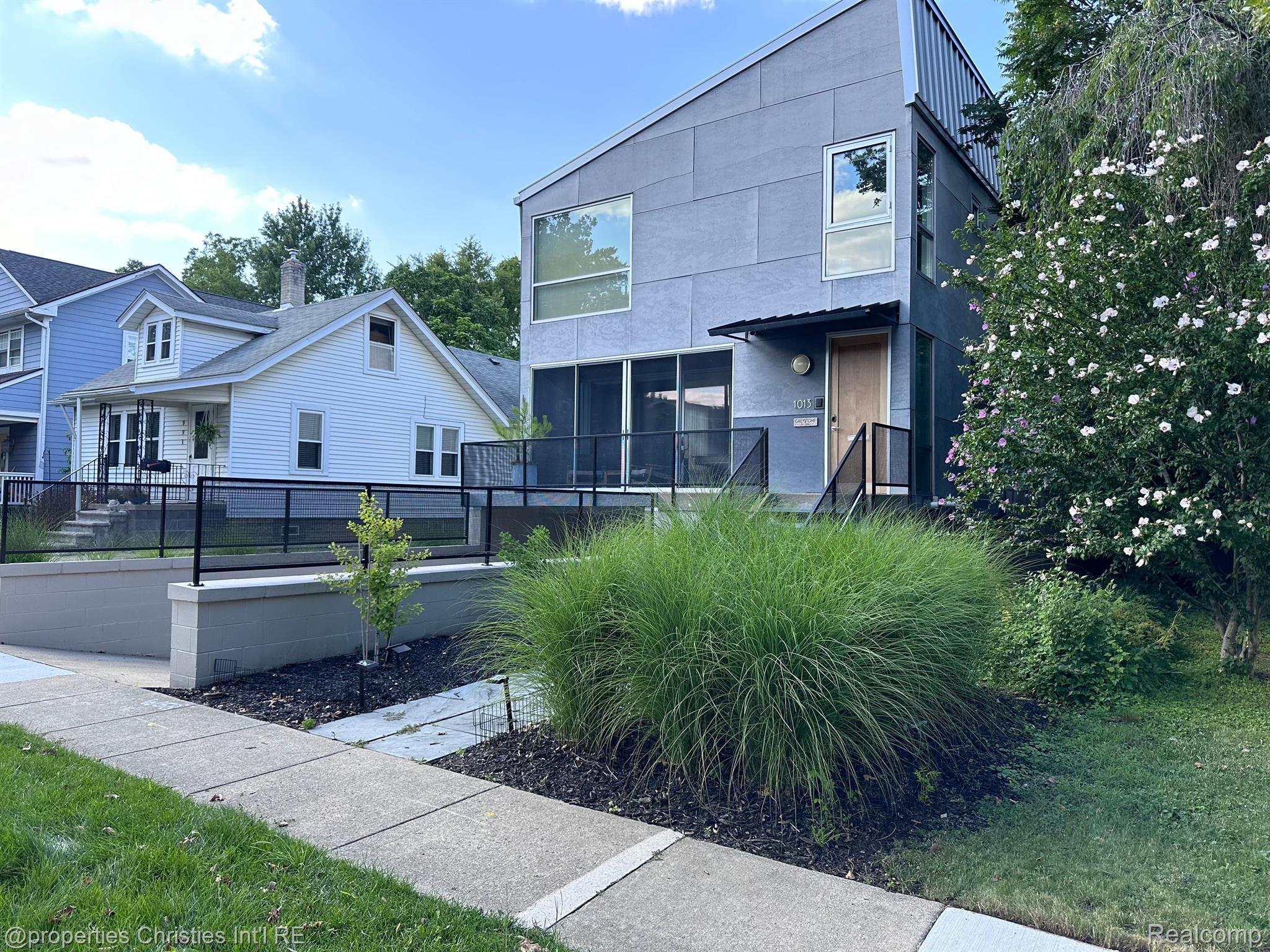 1013 HUMPHREY Avenue