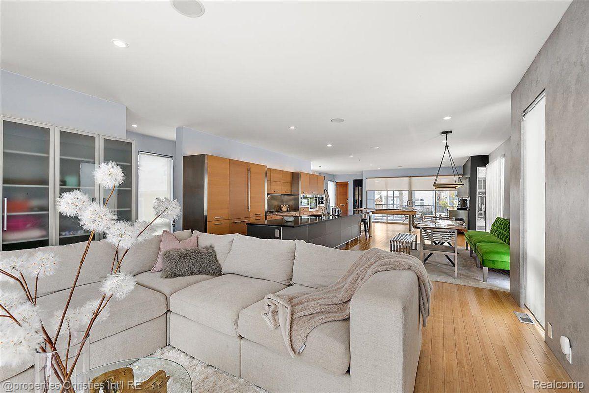 1013 HUMPHREY Avenue