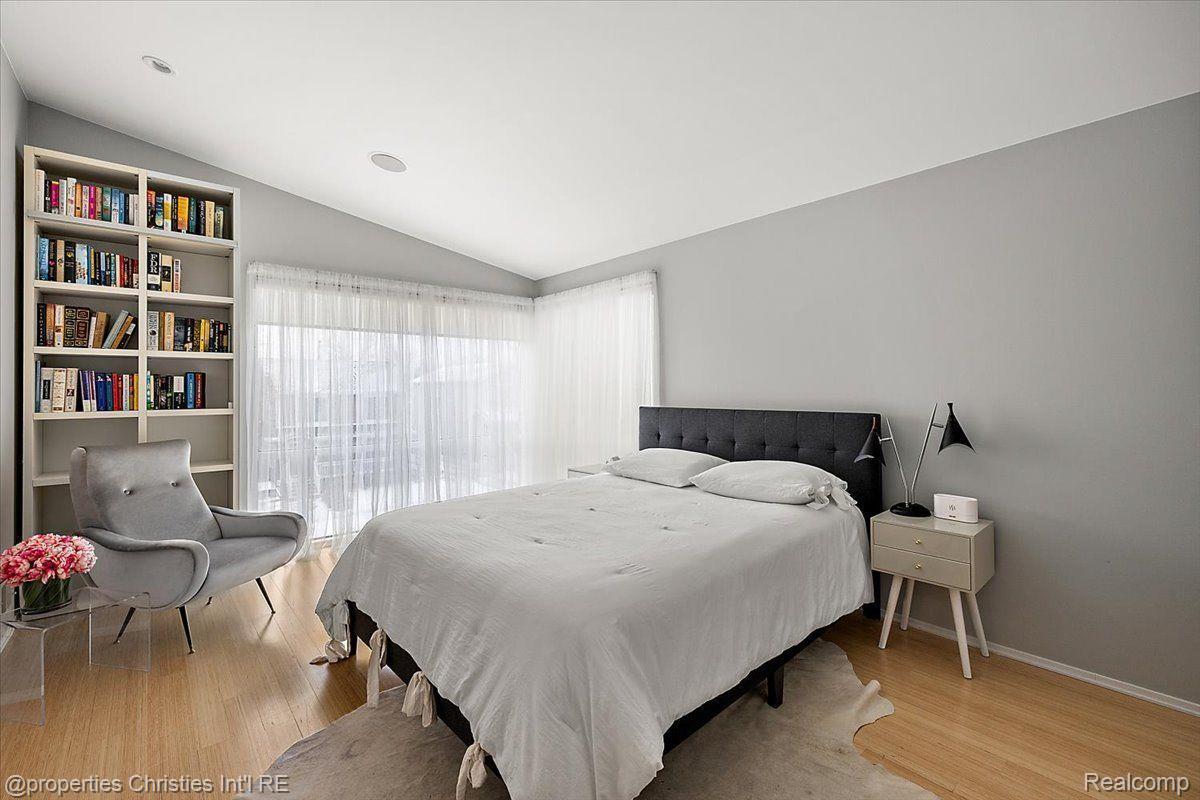 1013 HUMPHREY Avenue