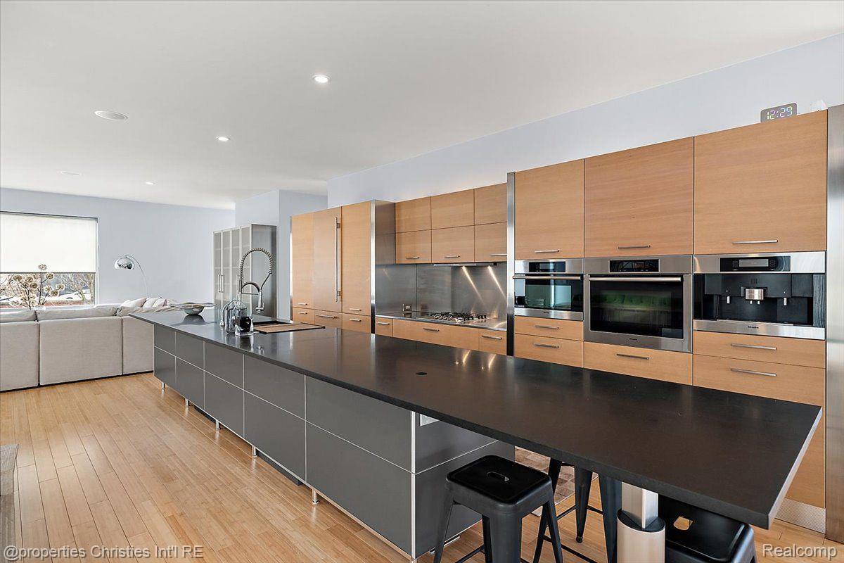 1013 HUMPHREY Avenue