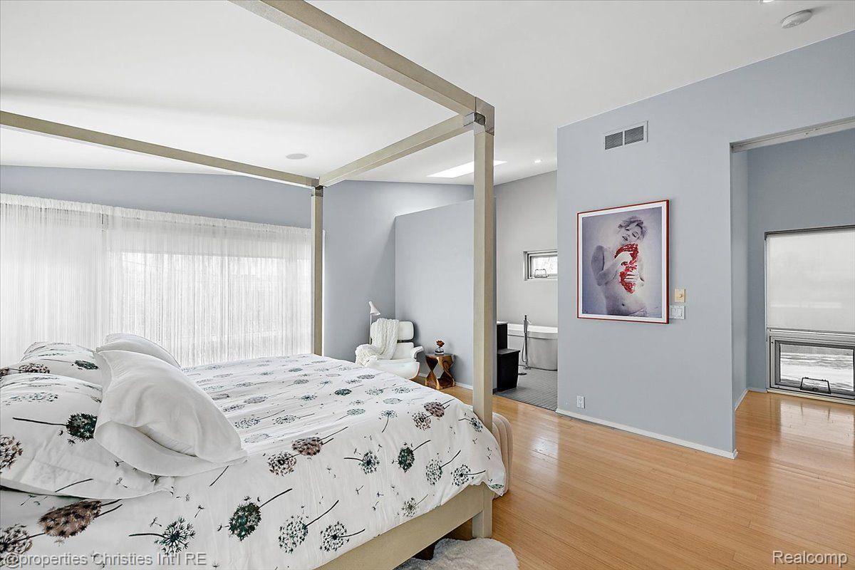 1013 HUMPHREY Avenue