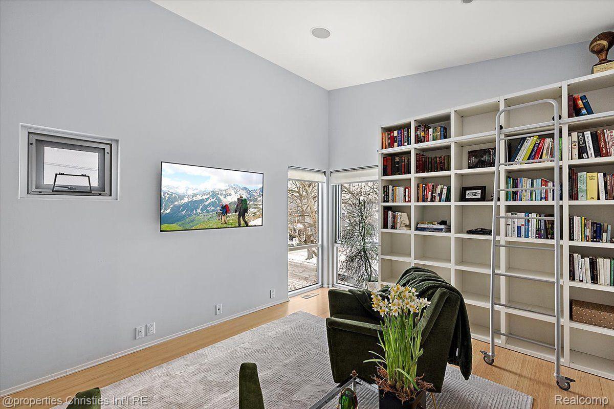 1013 HUMPHREY Avenue