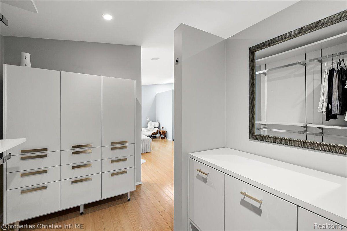 1013 HUMPHREY Avenue