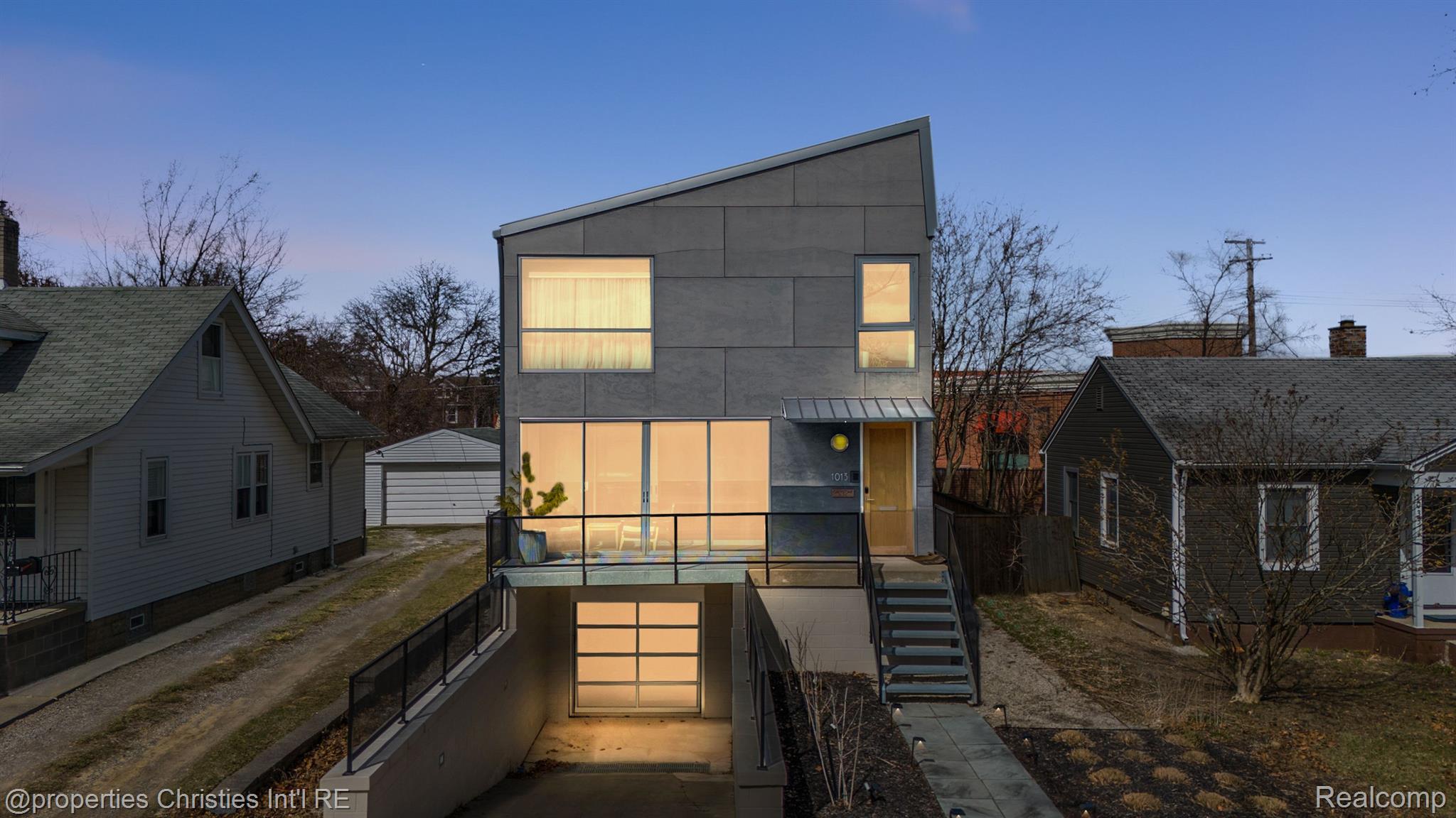 1013 HUMPHREY Avenue