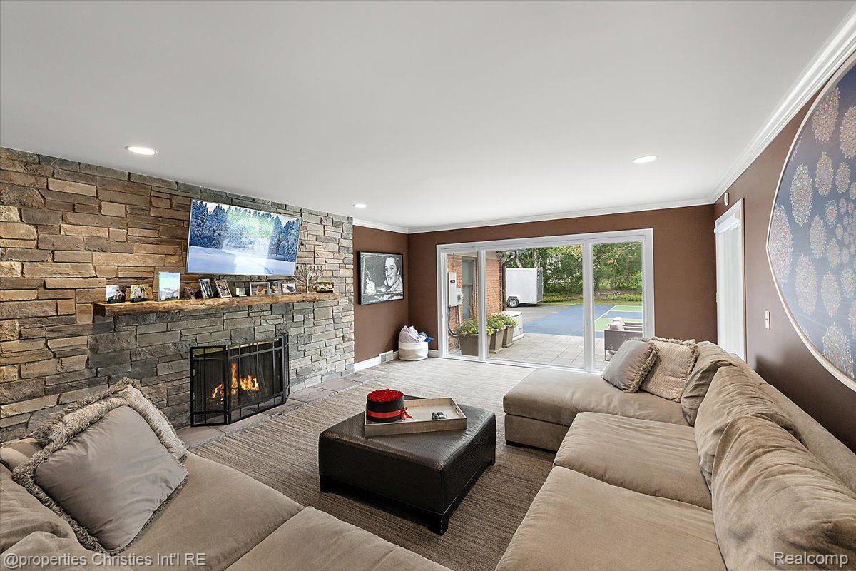 4889 ARDMORE Drive