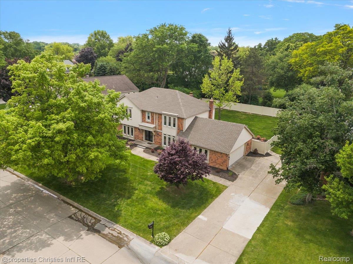 12231 Hillside Drive