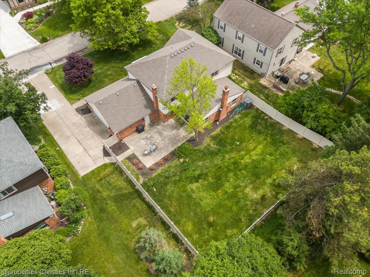 12231 Hillside Drive