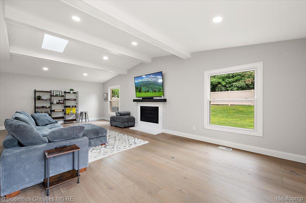 12231 Hillside Drive