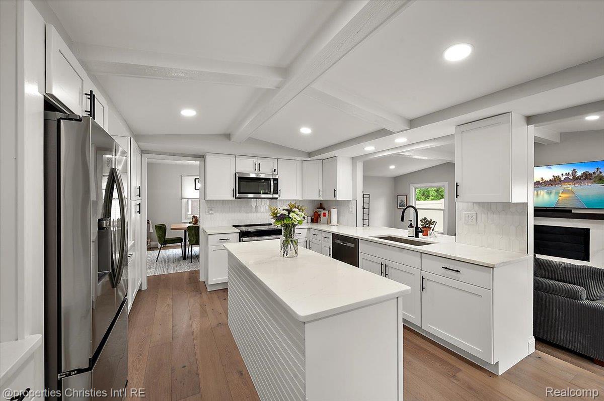 12231 Hillside Drive