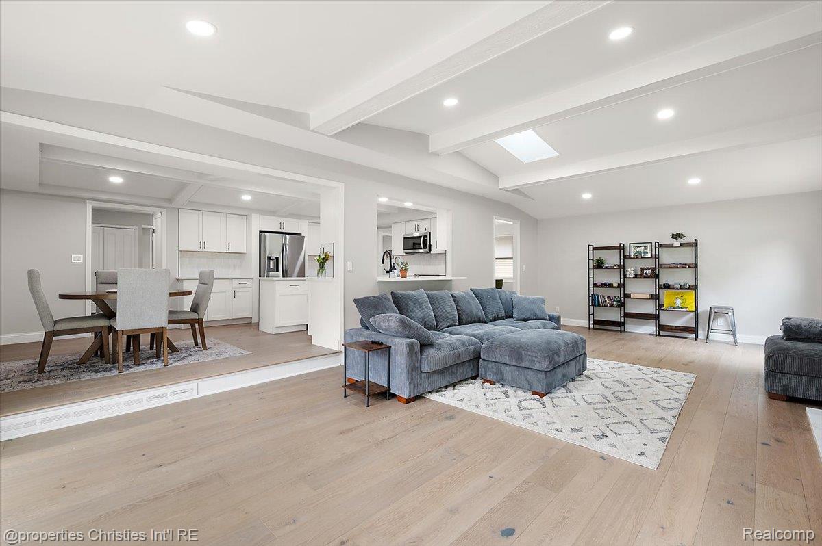 12231 Hillside Drive