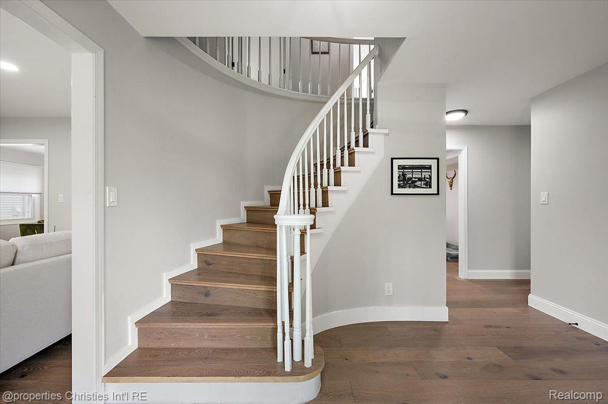 12231 Hillside Drive
