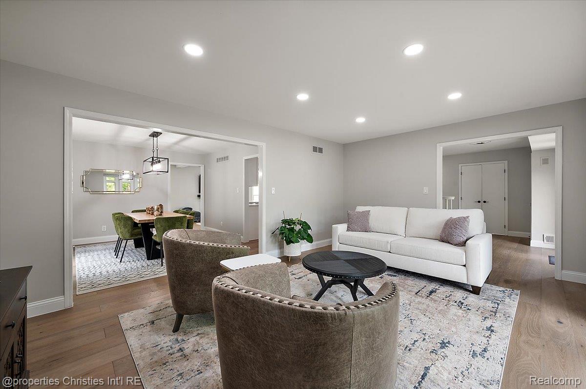 12231 Hillside Drive
