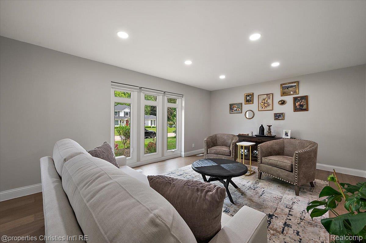12231 Hillside Drive