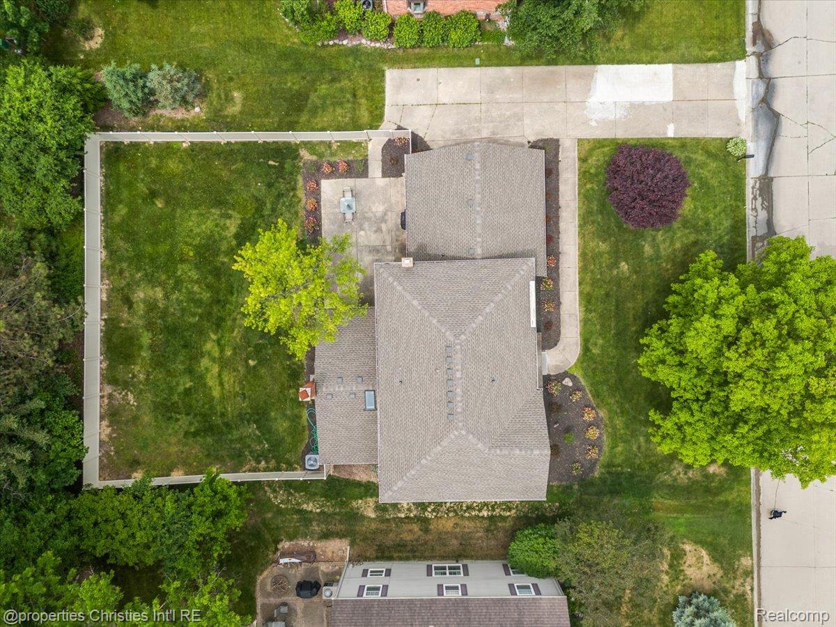 12231 Hillside Drive