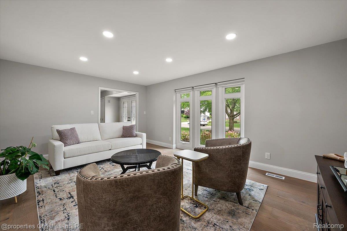 12231 Hillside Drive