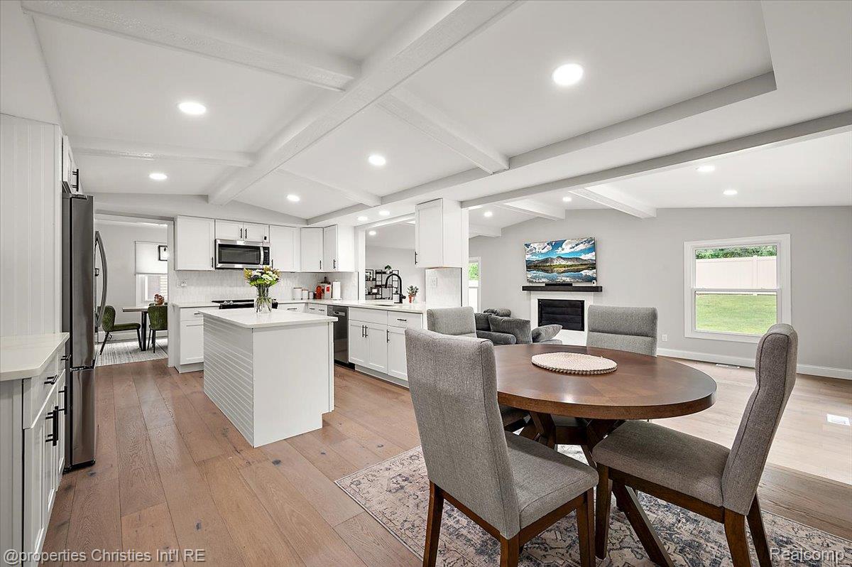 12231 Hillside Drive