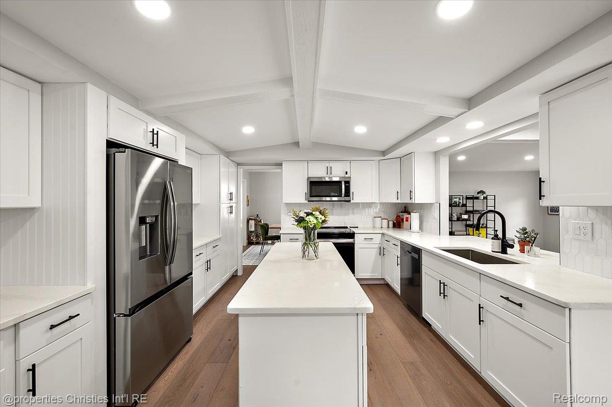 12231 Hillside Drive