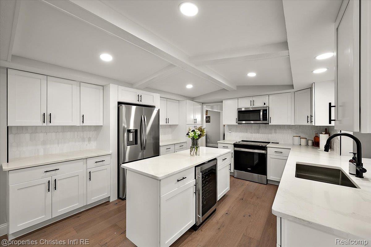 12231 Hillside Drive