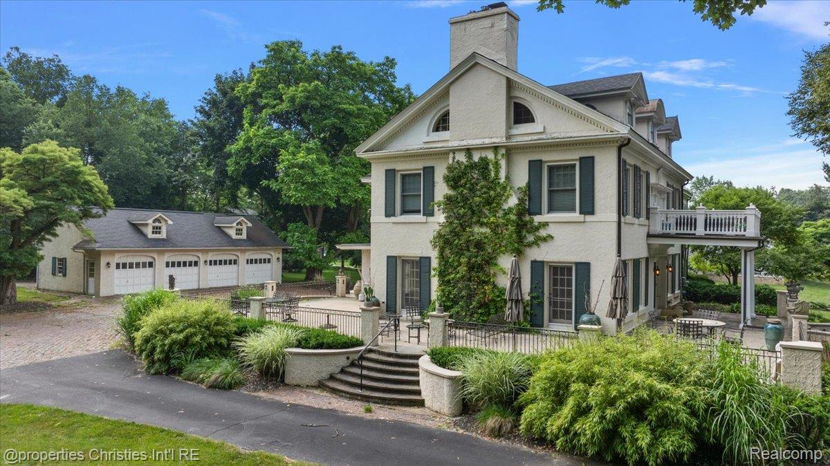 777 Kensington Lane