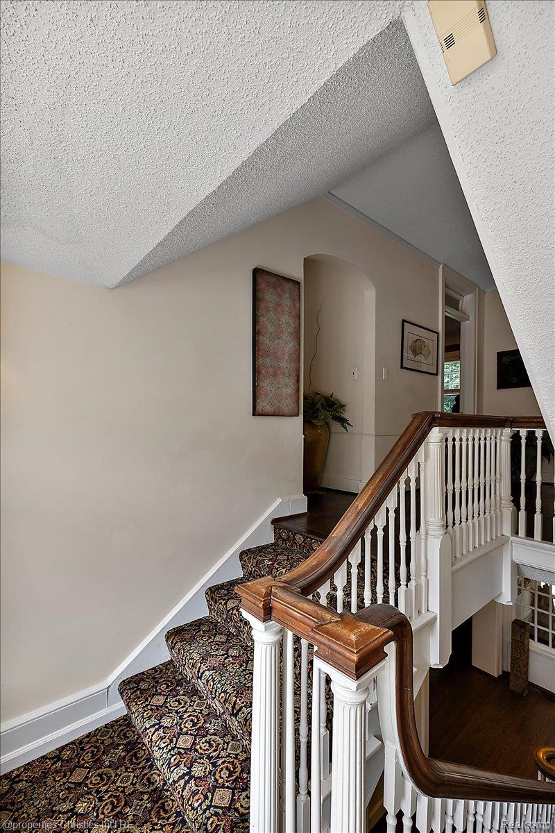 777 Kensington Lane