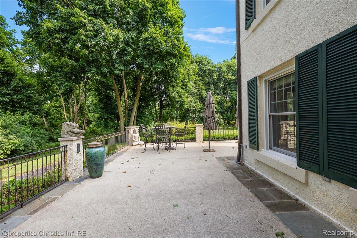 777 Kensington Lane