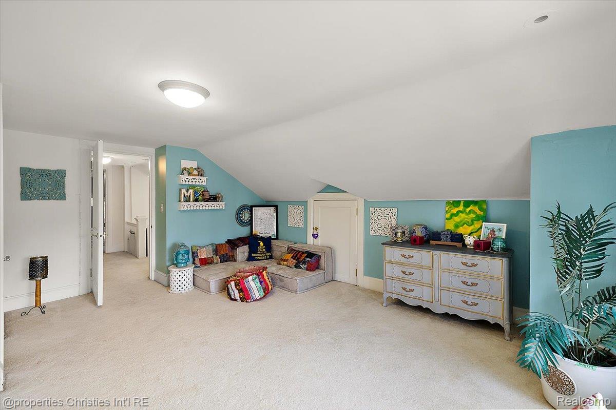 777 Kensington Lane