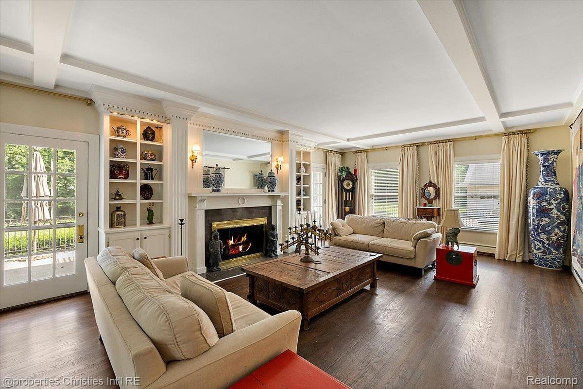 777 Kensington Lane