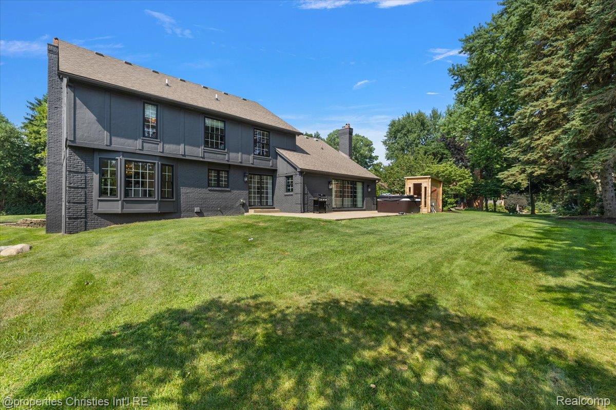 706 Great Oaks Drive