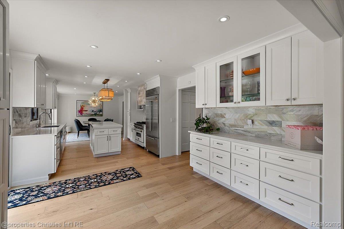 706 Great Oaks Drive
