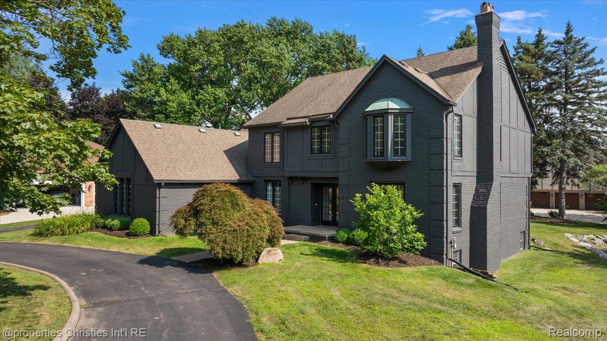 706 Great Oaks Drive