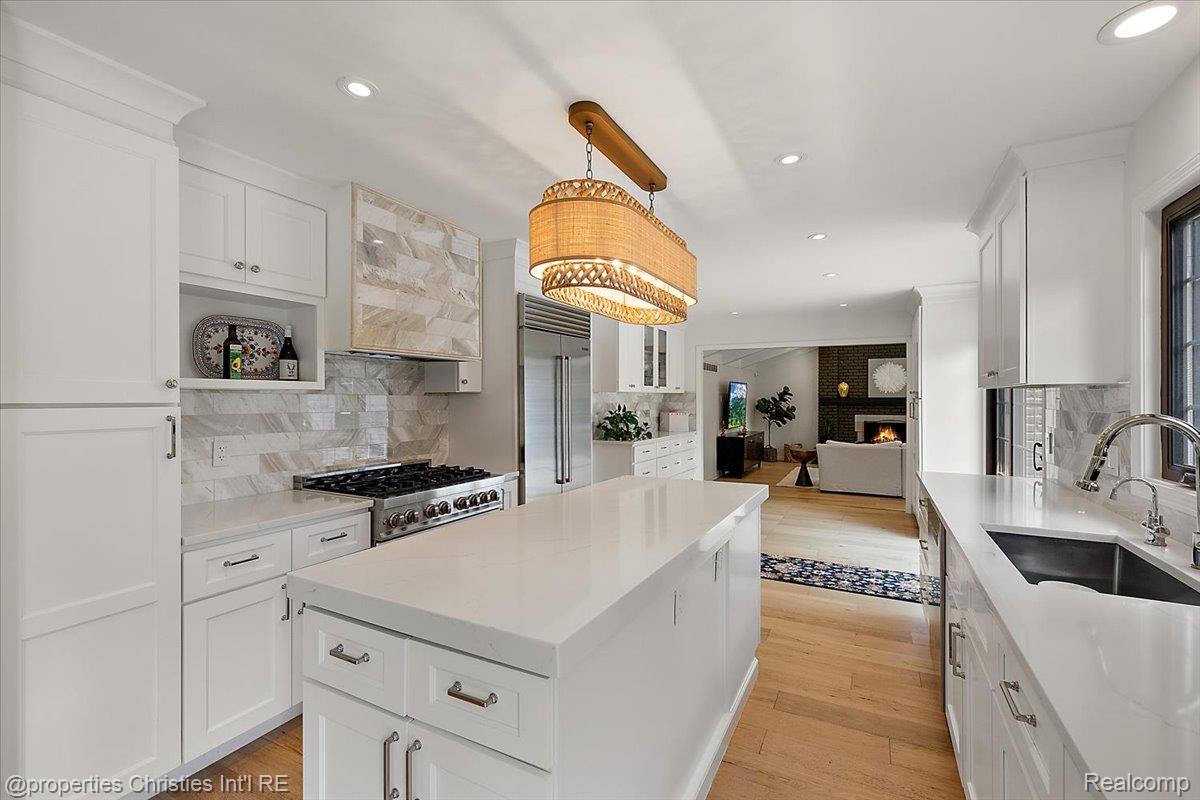 706 Great Oaks Drive