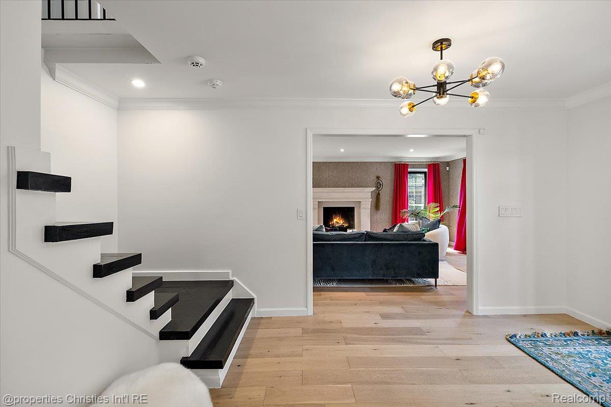 706 Great Oaks Drive