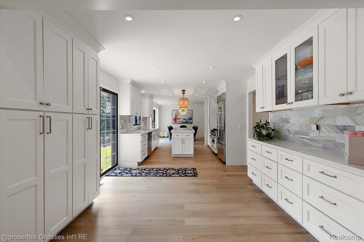 706 Great Oaks Drive