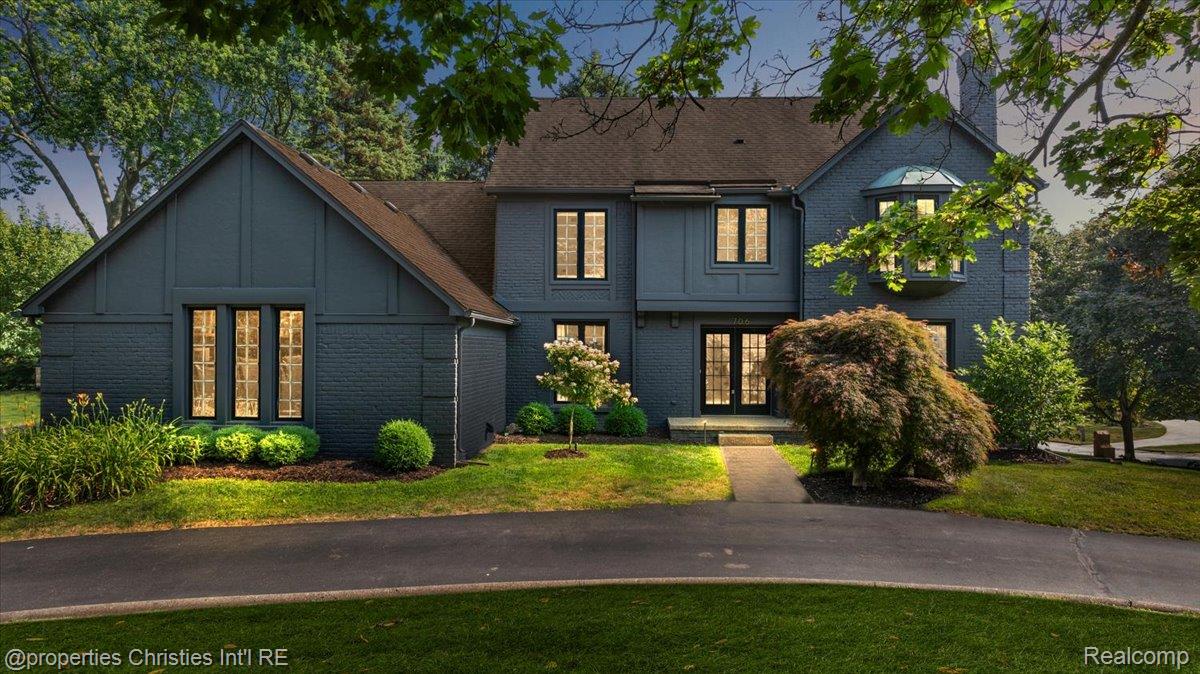 706 Great Oaks Drive