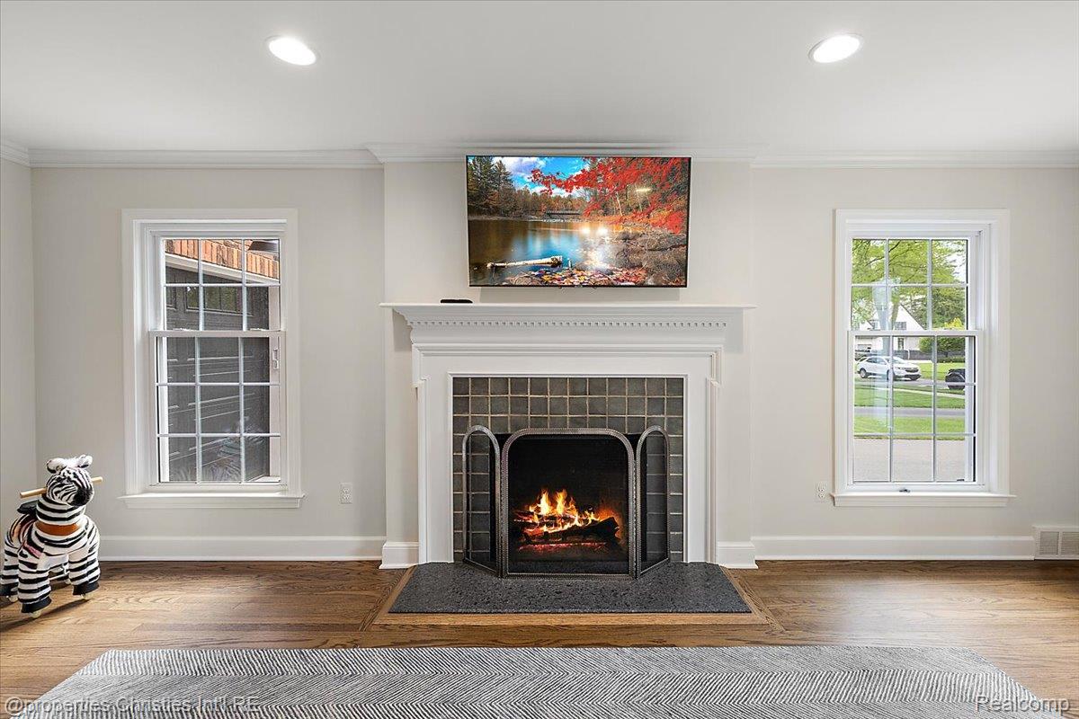 586 Fairfax Street