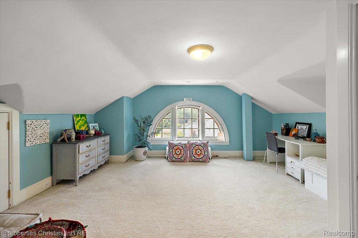 777 Kensington Lane