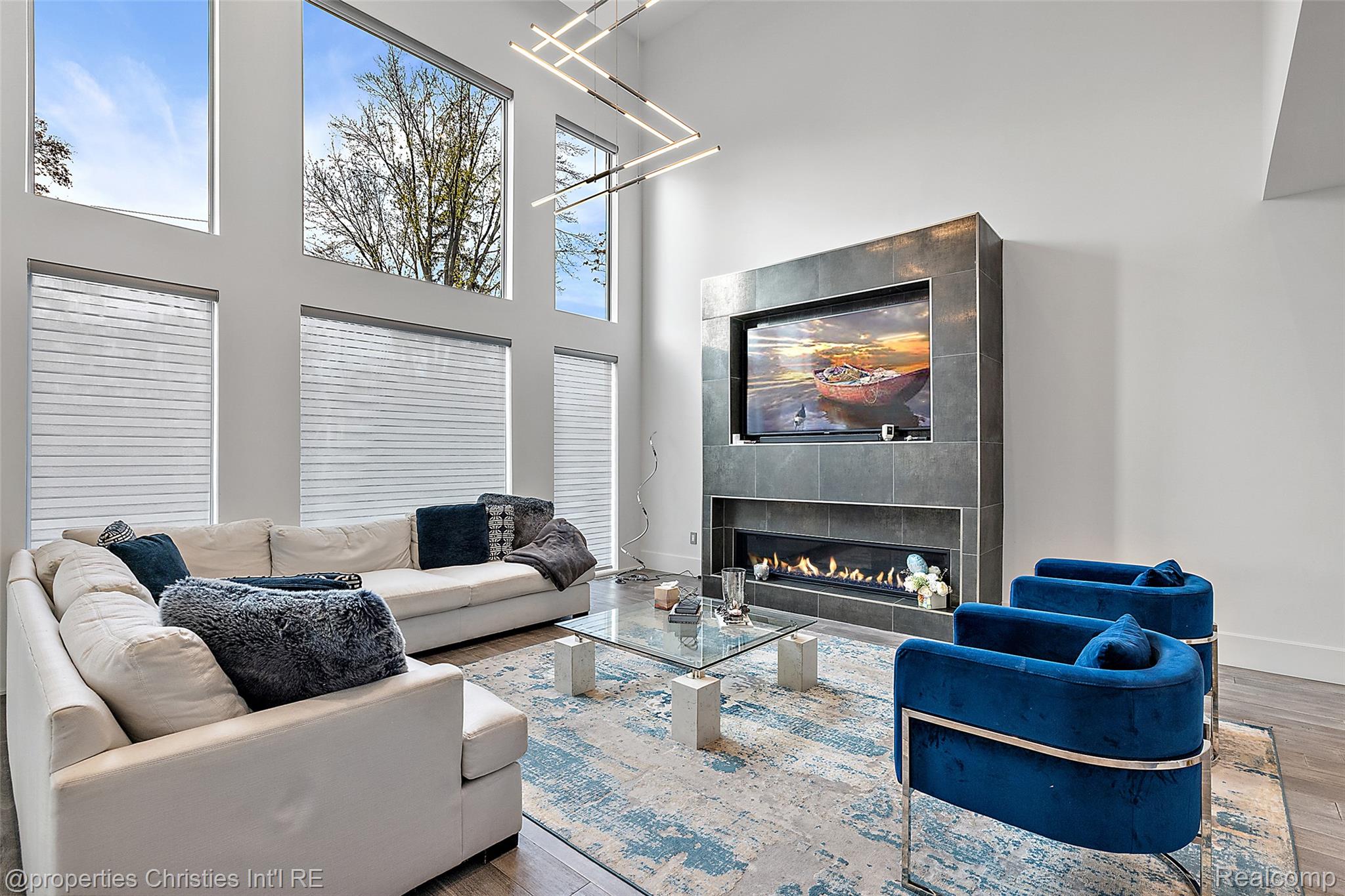 211 N Washington Avenue