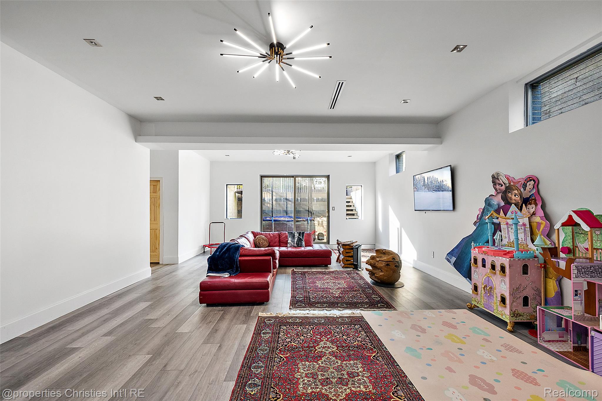 211 N Washington Avenue