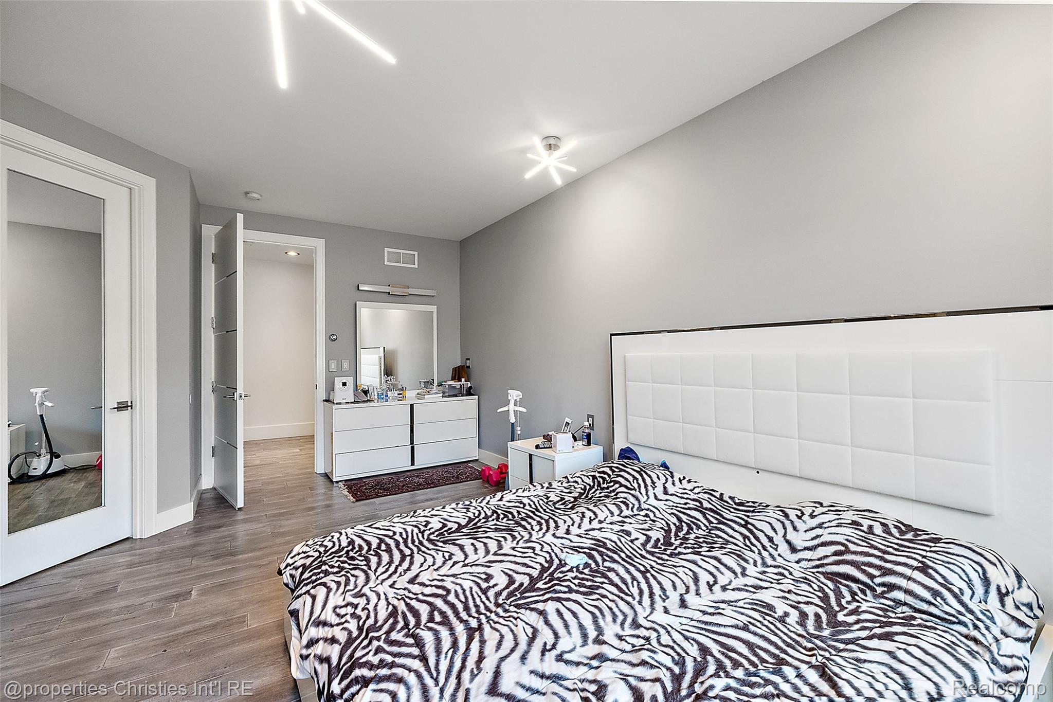 211 N Washington Avenue